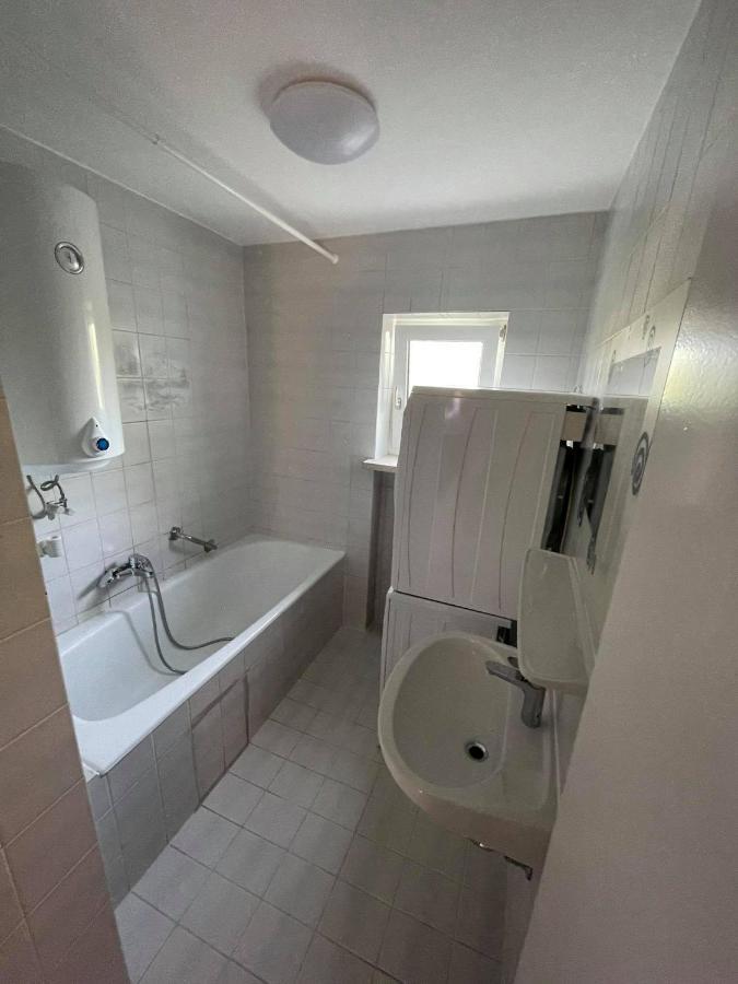 ZV-Scholtz Monteurswohnungen Burgkirchen an der Alz Exterior foto